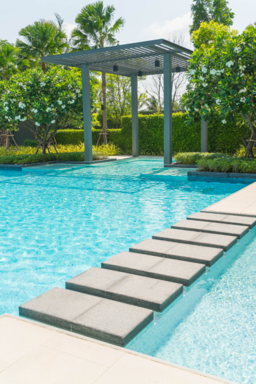 Your pool, your relaxation space. What you deserve.